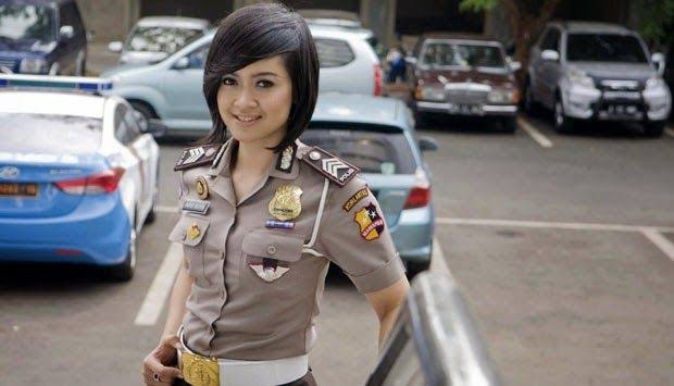 Indonesian Policewoman Viral Cheating Video