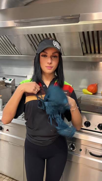 Burger King Girl Flashes Full Video Hiddenvideos69