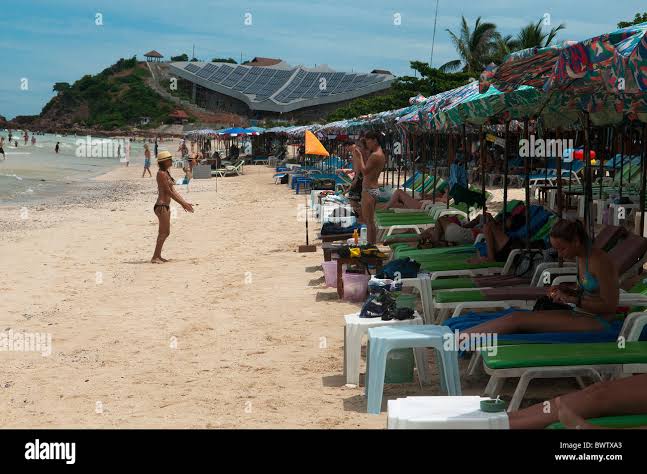 Foreign Tourists Couple Pattaya Beach Full Video