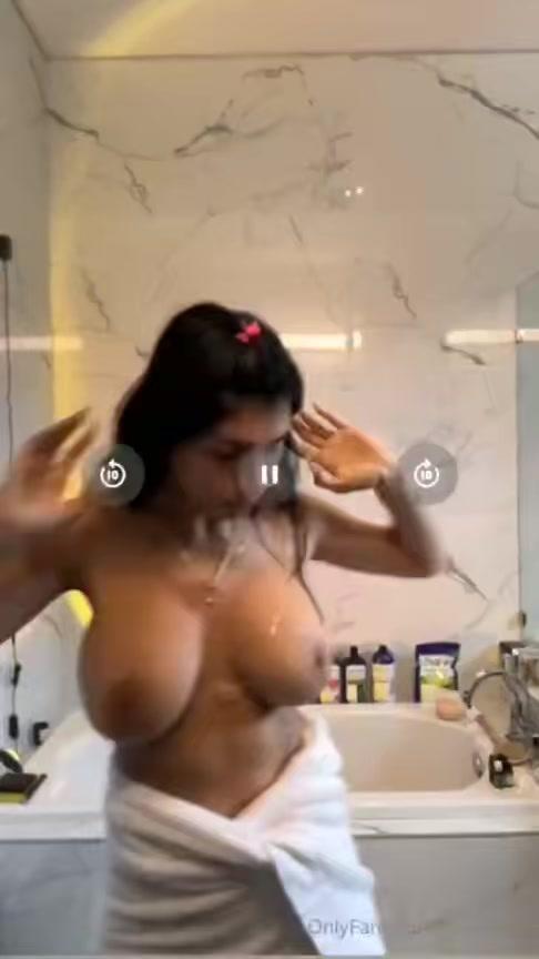 1719167526 793 Mia Khalifa Towel Tease OnlyFans Video Leaked